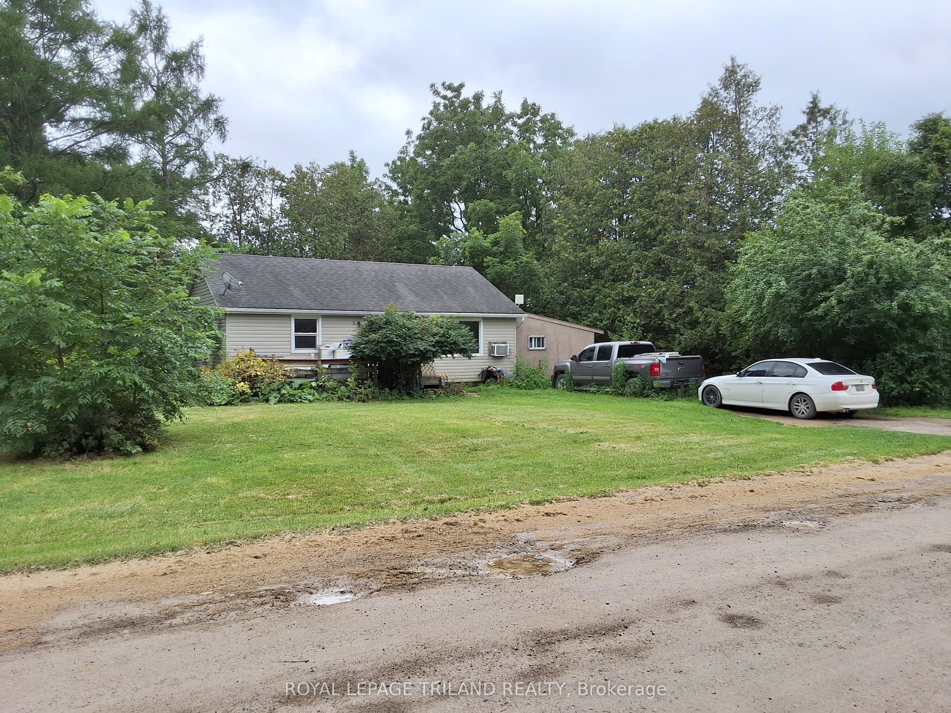 6745 Trafalgar Street, Thames Centre, ON N0L 1G4