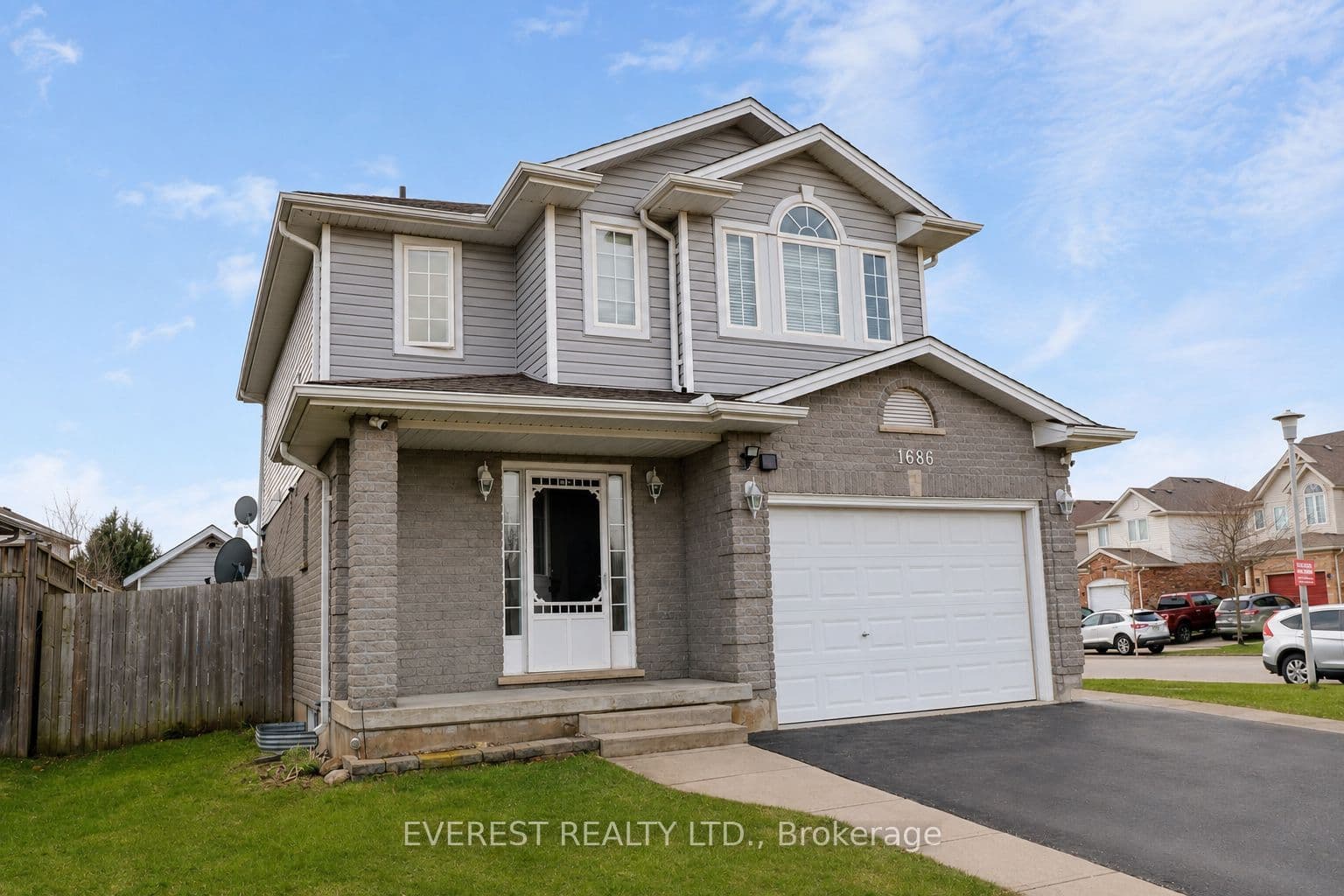 1686 Blackmaple Crescent, London East, ON N5Y 6L6