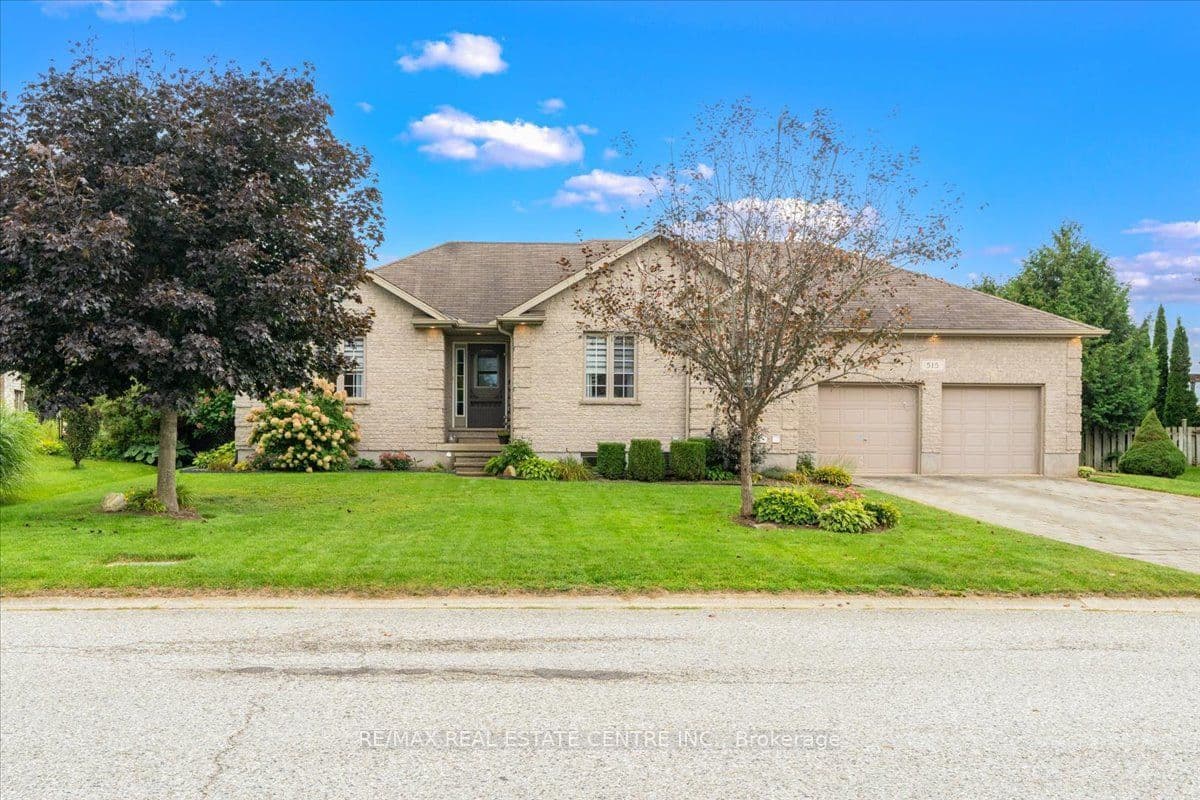 515 Woodward Drive, Strathroy-Caradoc, ON N0L 1W0