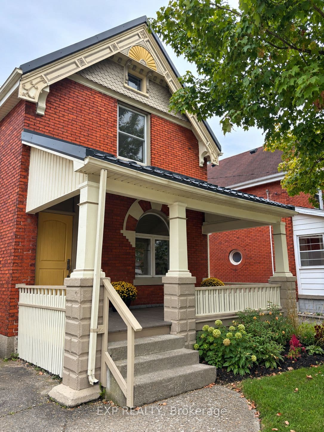 22 Hyatt Avenue, London East, ON N5Z 1Y5