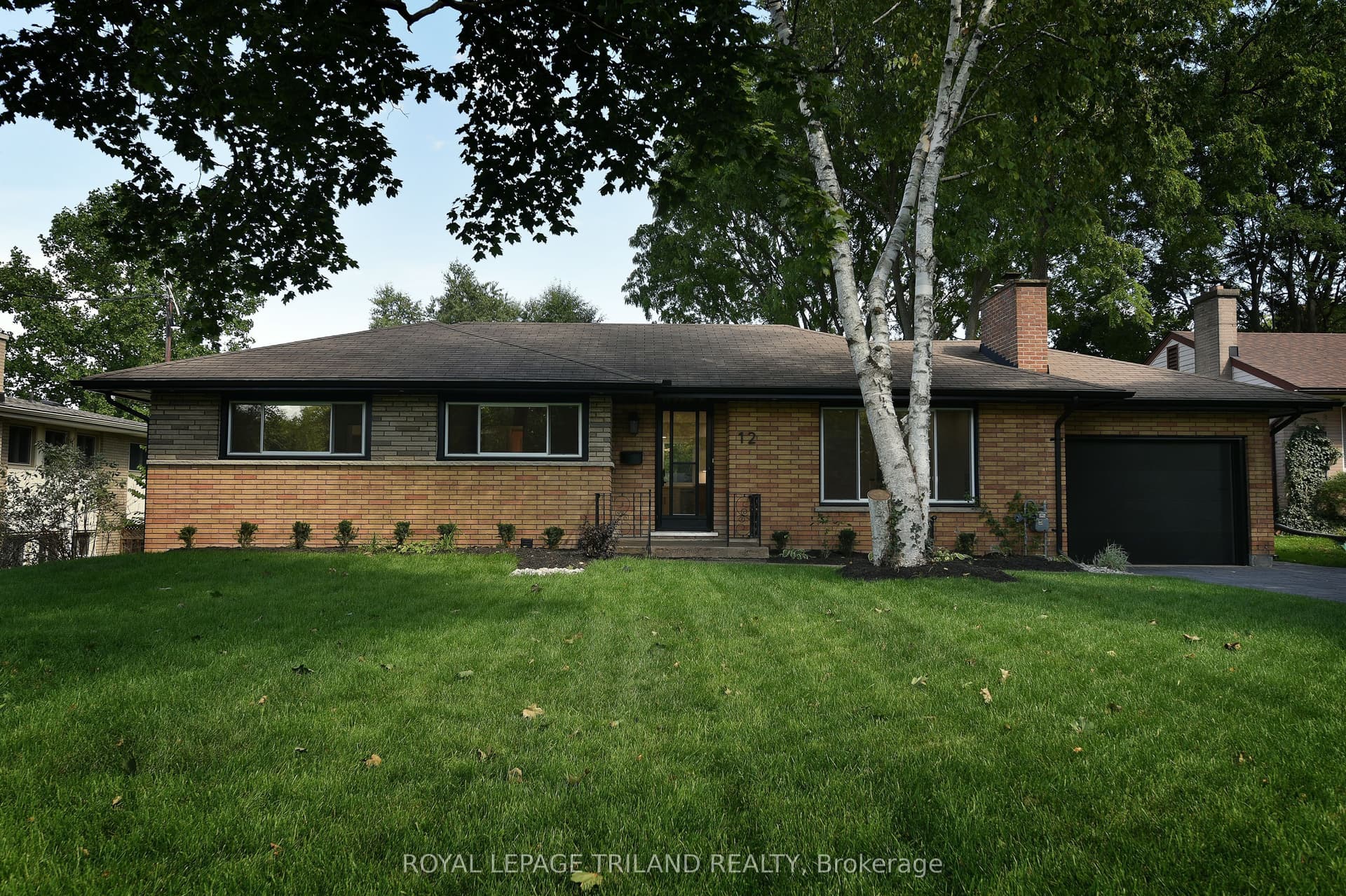 12 Mountsfield Drive, London South, ON N6C 2S5