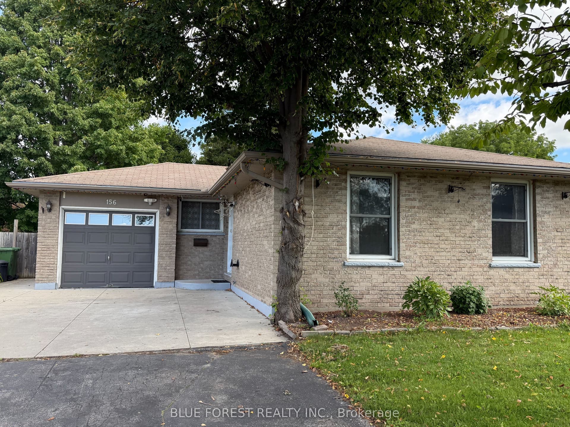 156 South Edgeware Road, St. Thomas, ON N5P 3Y8