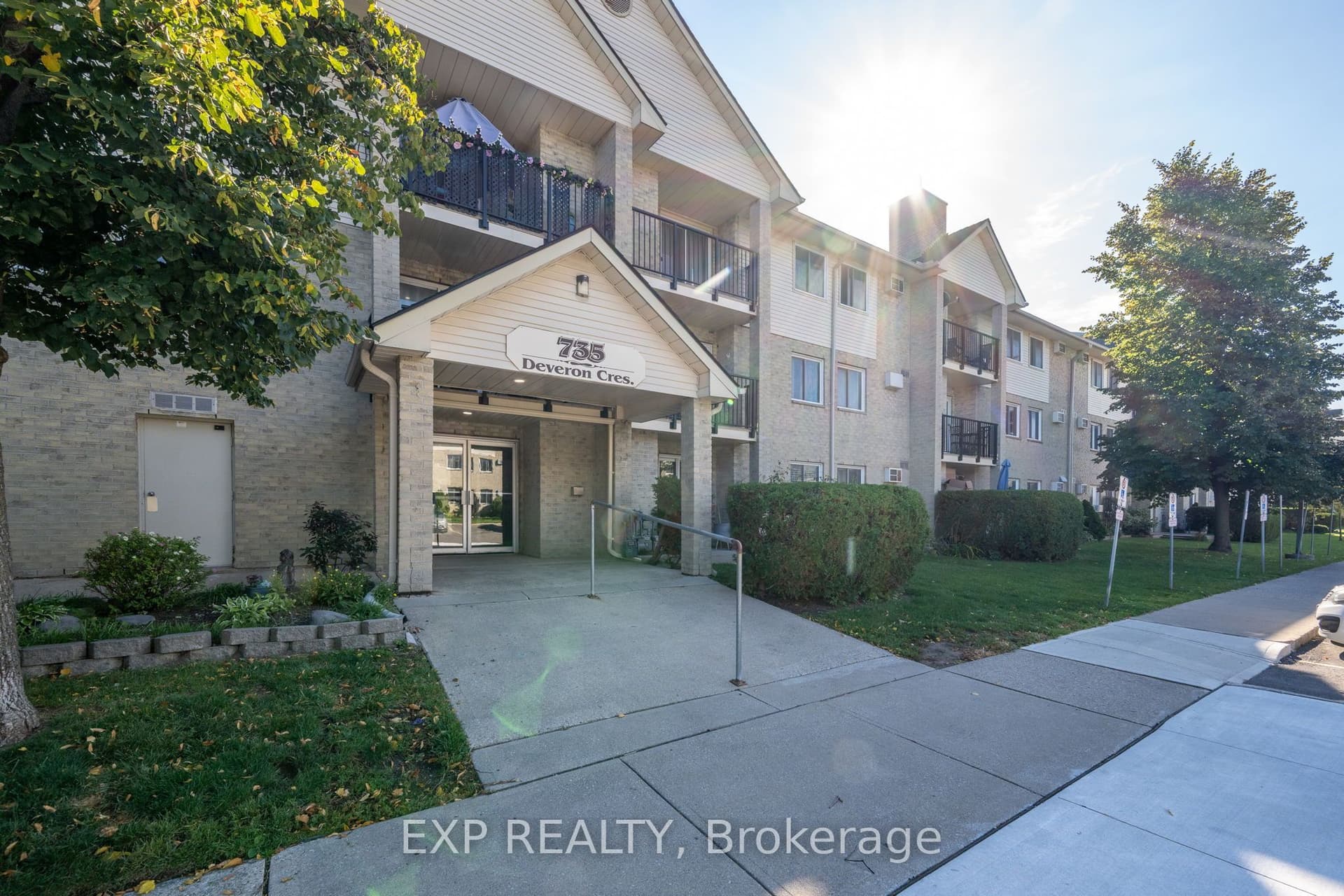 735 Deveron Crescent 112, London South, ON N5Z 4X8