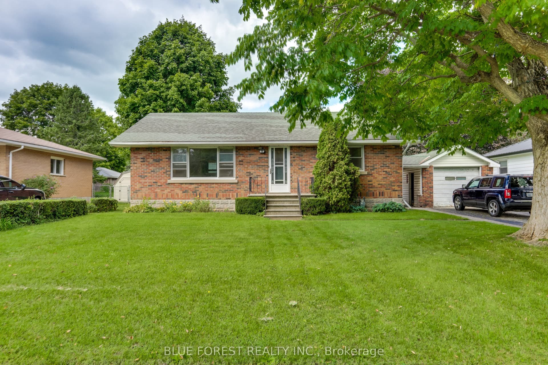75 Pine Street E, Aylmer, ON N5H 1N4