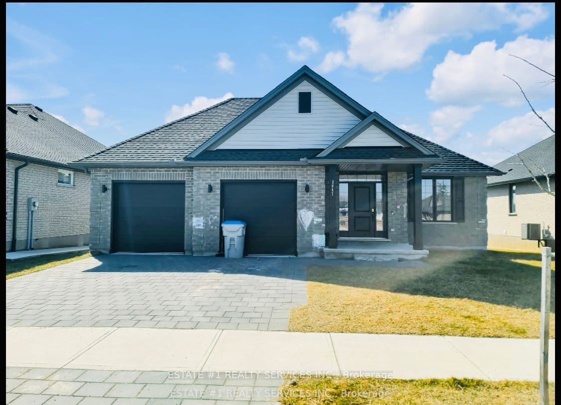 2047 Lockwood Crescent, Strathroy-Caradoc, ON N0L 1W0