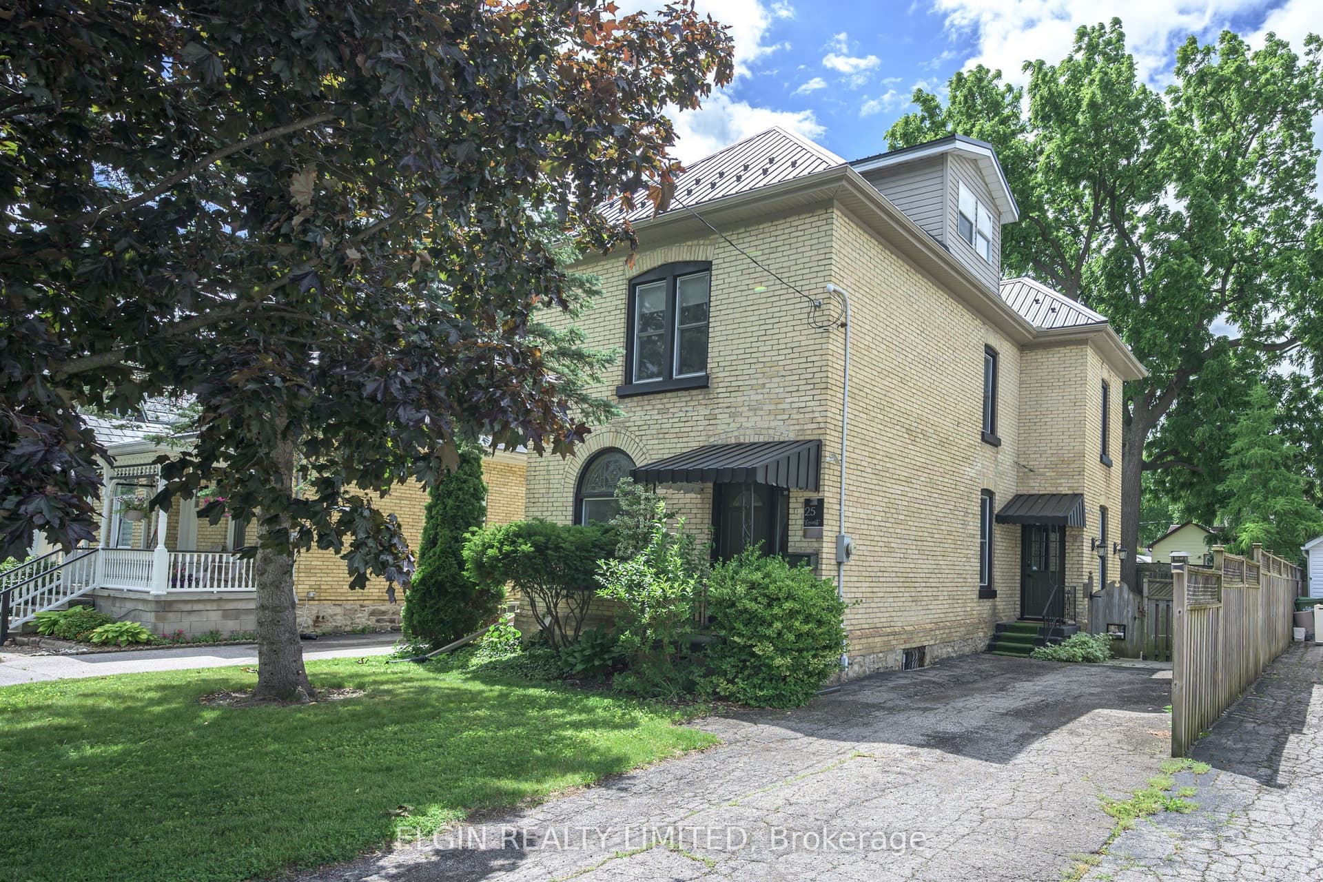 25 Locust Street, St. Thomas, ON N5R 2C2