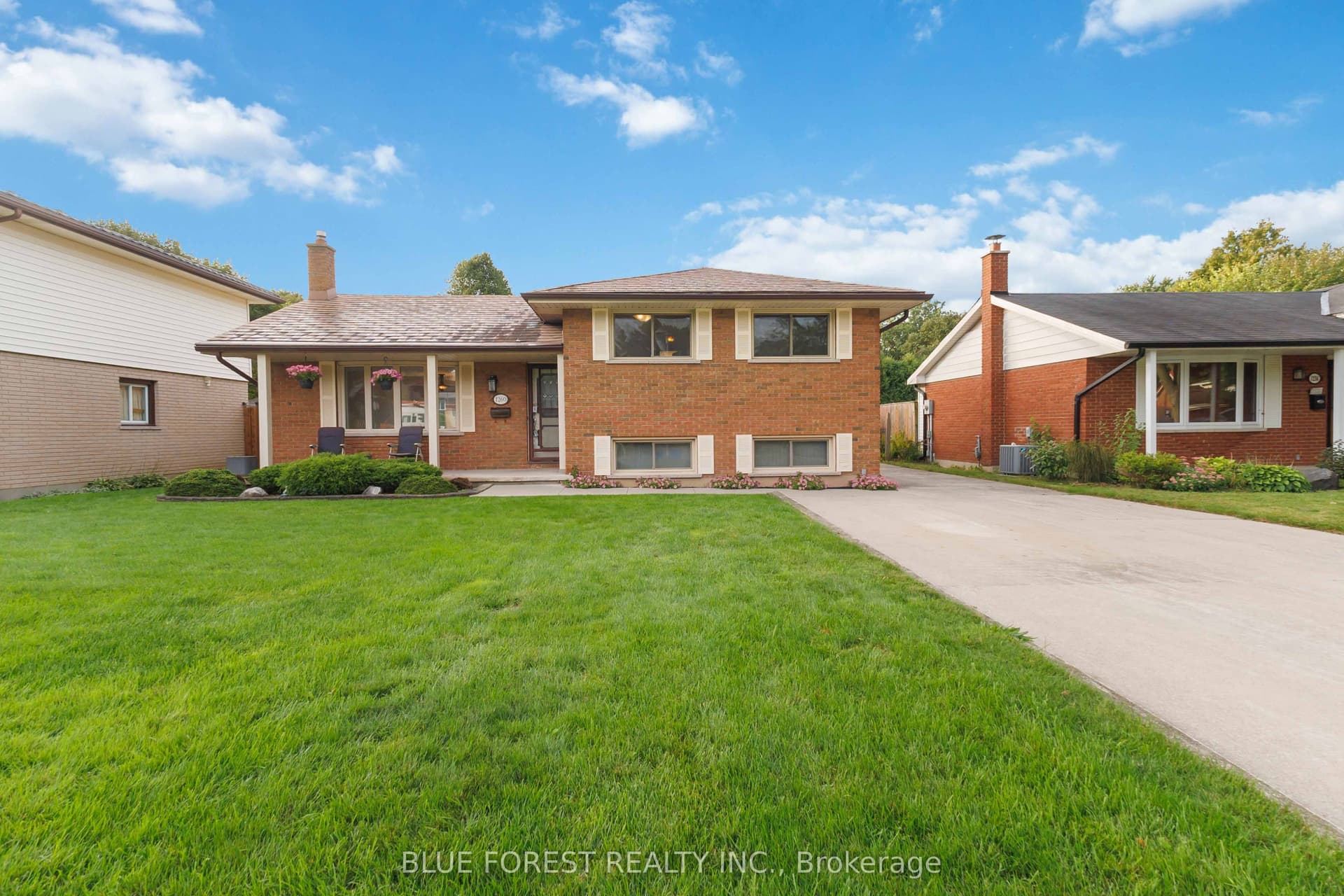 1260 Victoria Drive, London East, ON N5Y 4E4