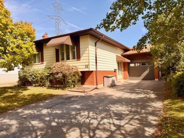 54 Lysanda Avenue, London South, ON N5Z 4L3