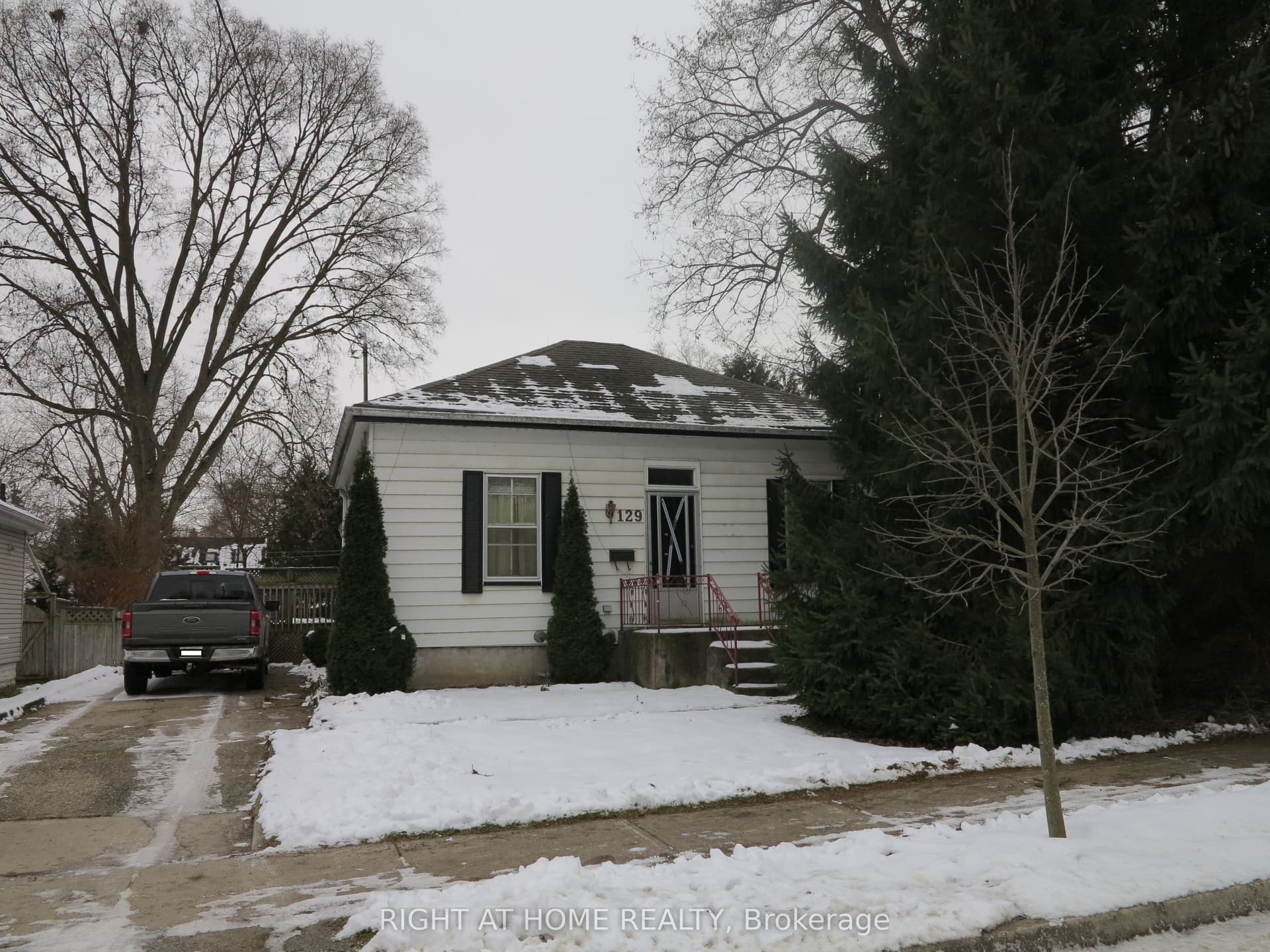 129 Walnut Street, London North, ON N6H 1A5