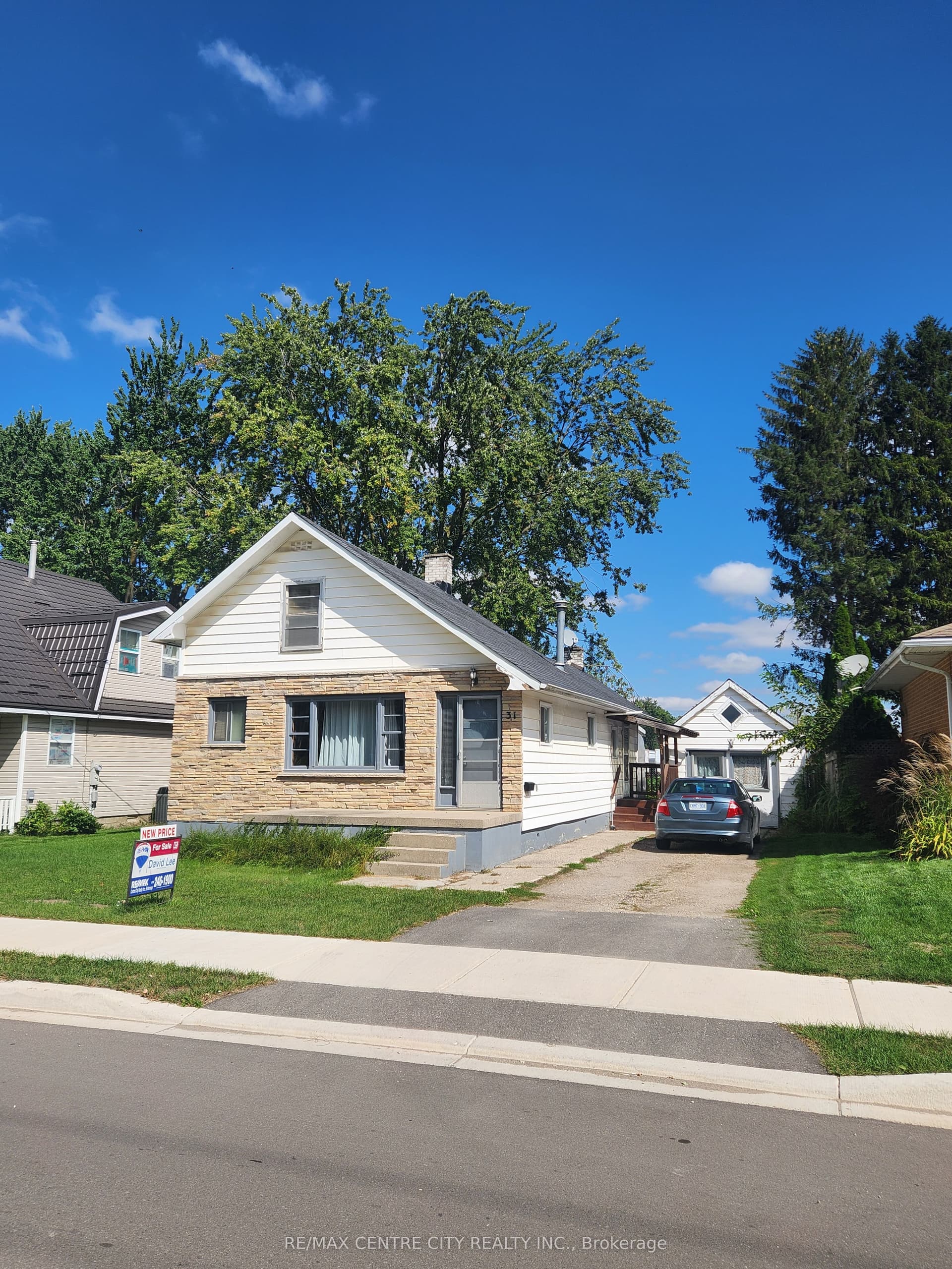 31 Queen Street, Strathroy-Caradoc, ON N7G 2H5