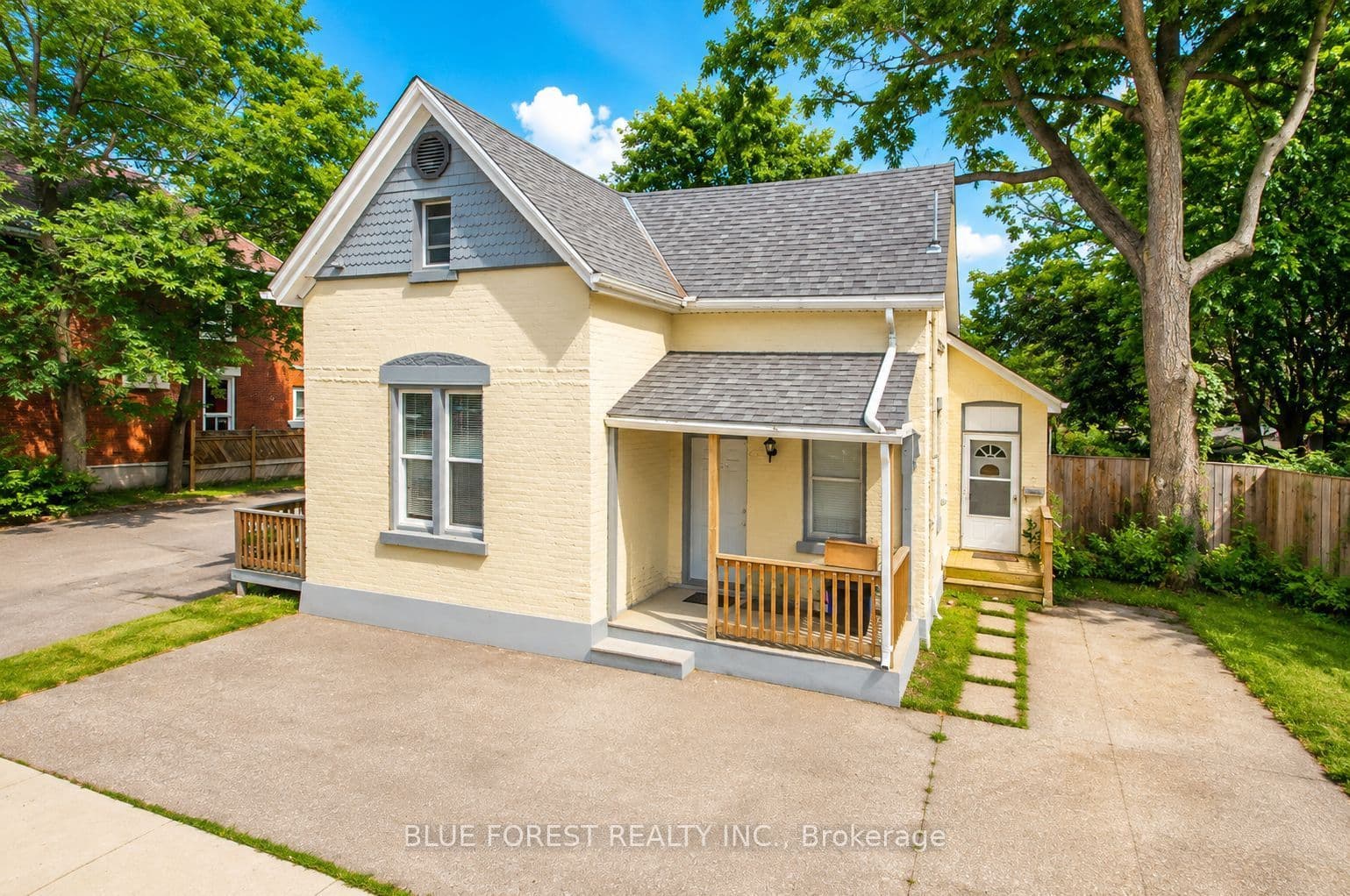 28 Oxford Street W, London North, ON N6H 1R3