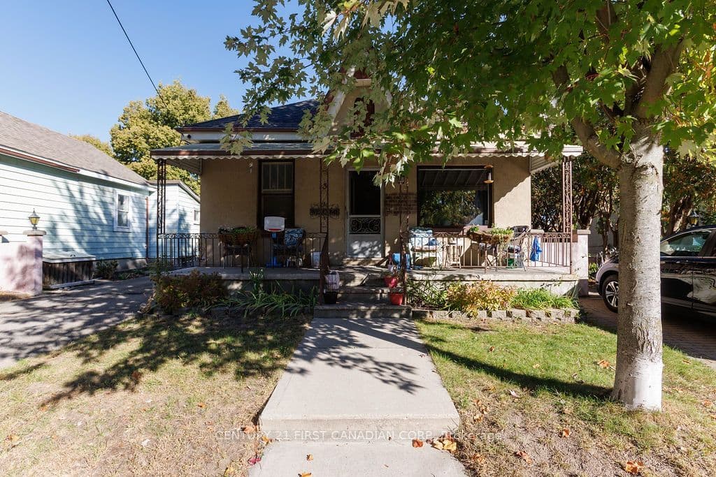 13 Springbank Drive, London South, ON N6J 1E1