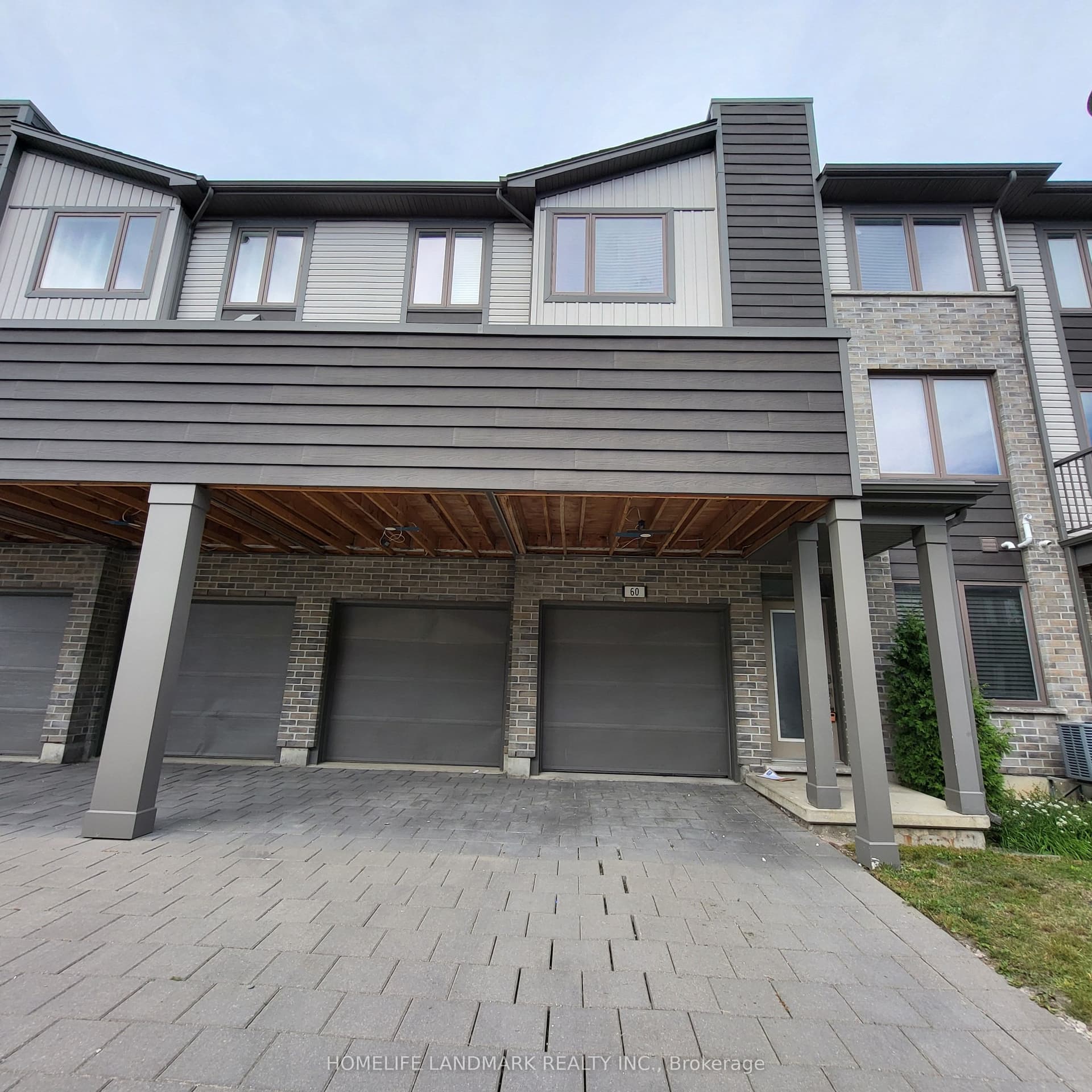 1960 Dalmagarry Road 60, London North, ON N6G 0T8