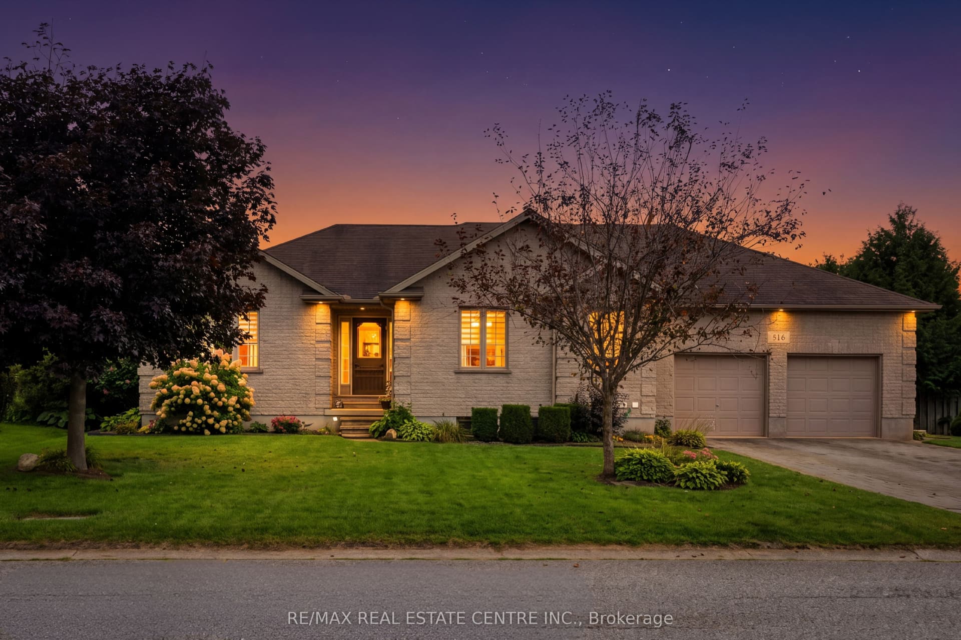 515 Woodward Drive, Strathroy-Caradoc, ON N0L 1W0