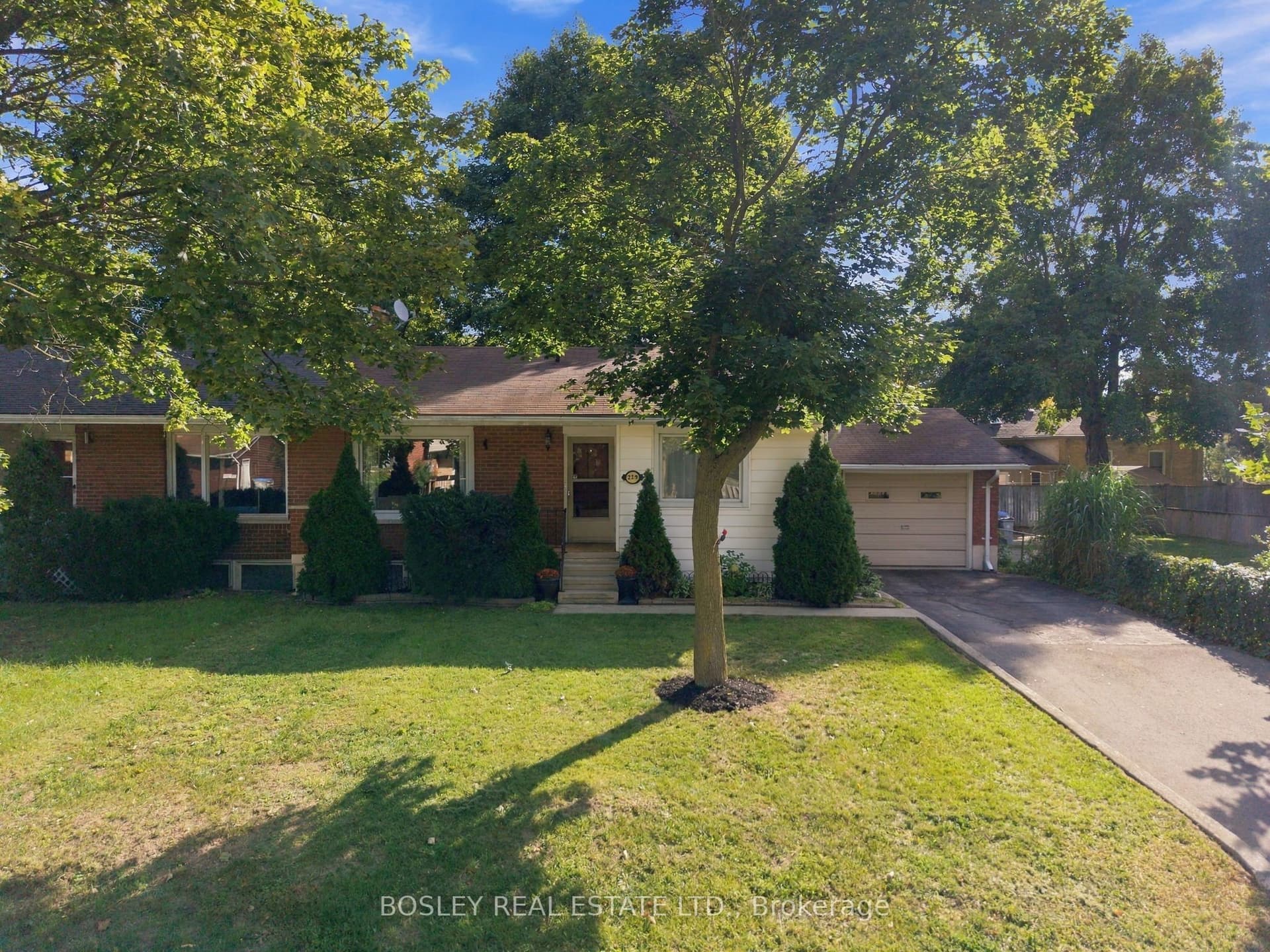 229 Drury Lane, Strathroy-Caradoc, ON N7G 3E7