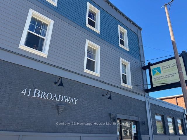 41 Broadway Street, Tillsonburg, ON N4G 3P4