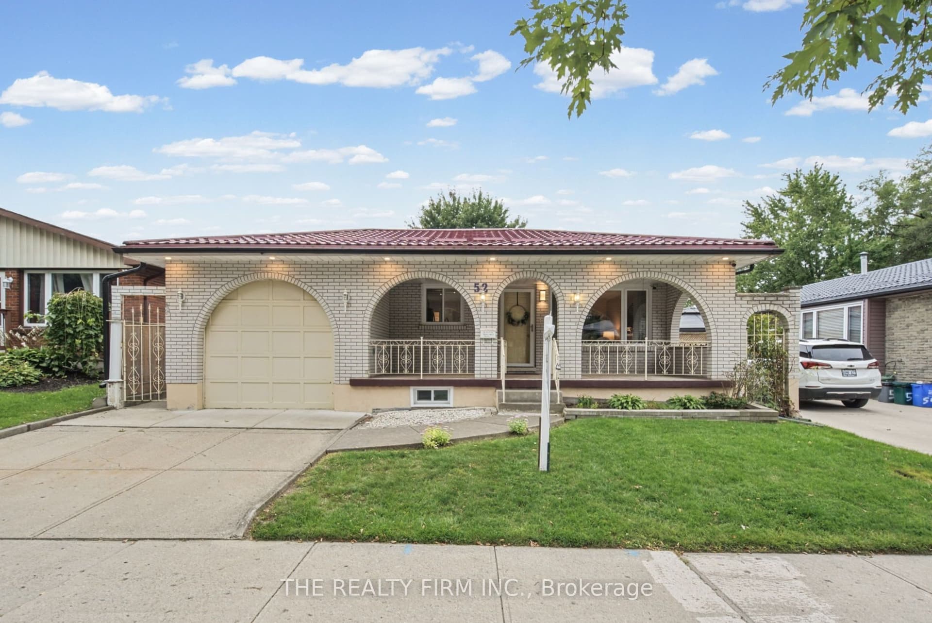 52 Barrett Crescent, London South, ON N6E 1T5