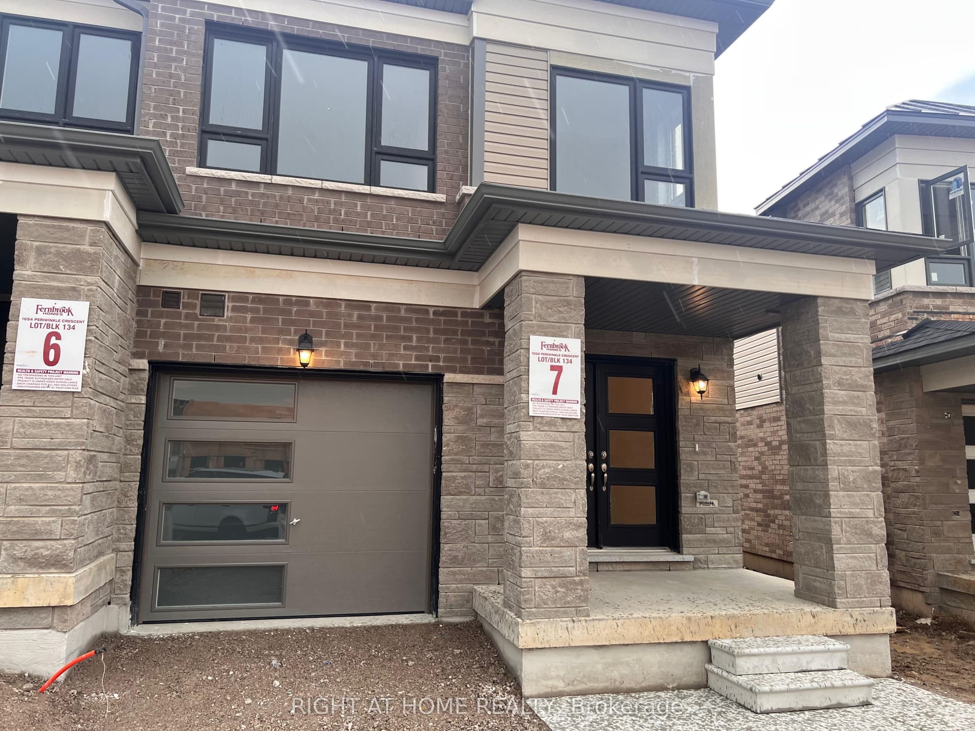 1052 Periwinkle Crescent, Woodstock, ON N4S 7W2