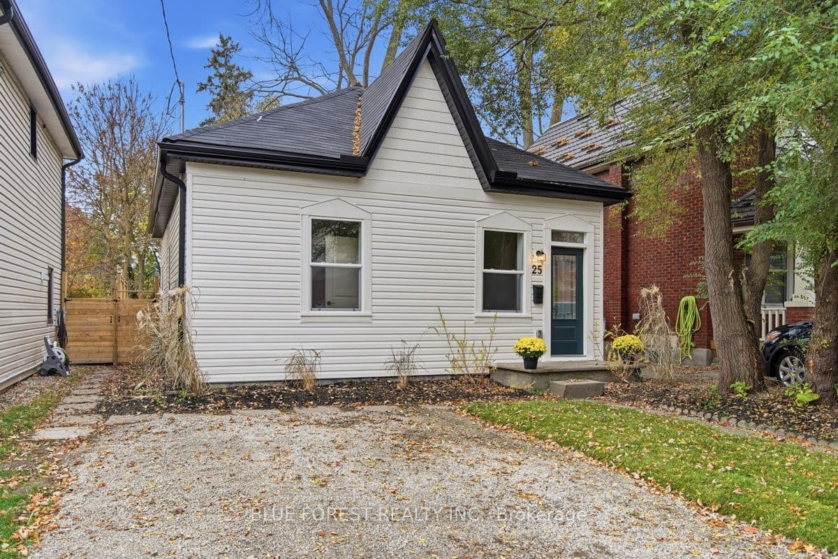 25 Euclid Avenue, London South, ON N6C 1C2