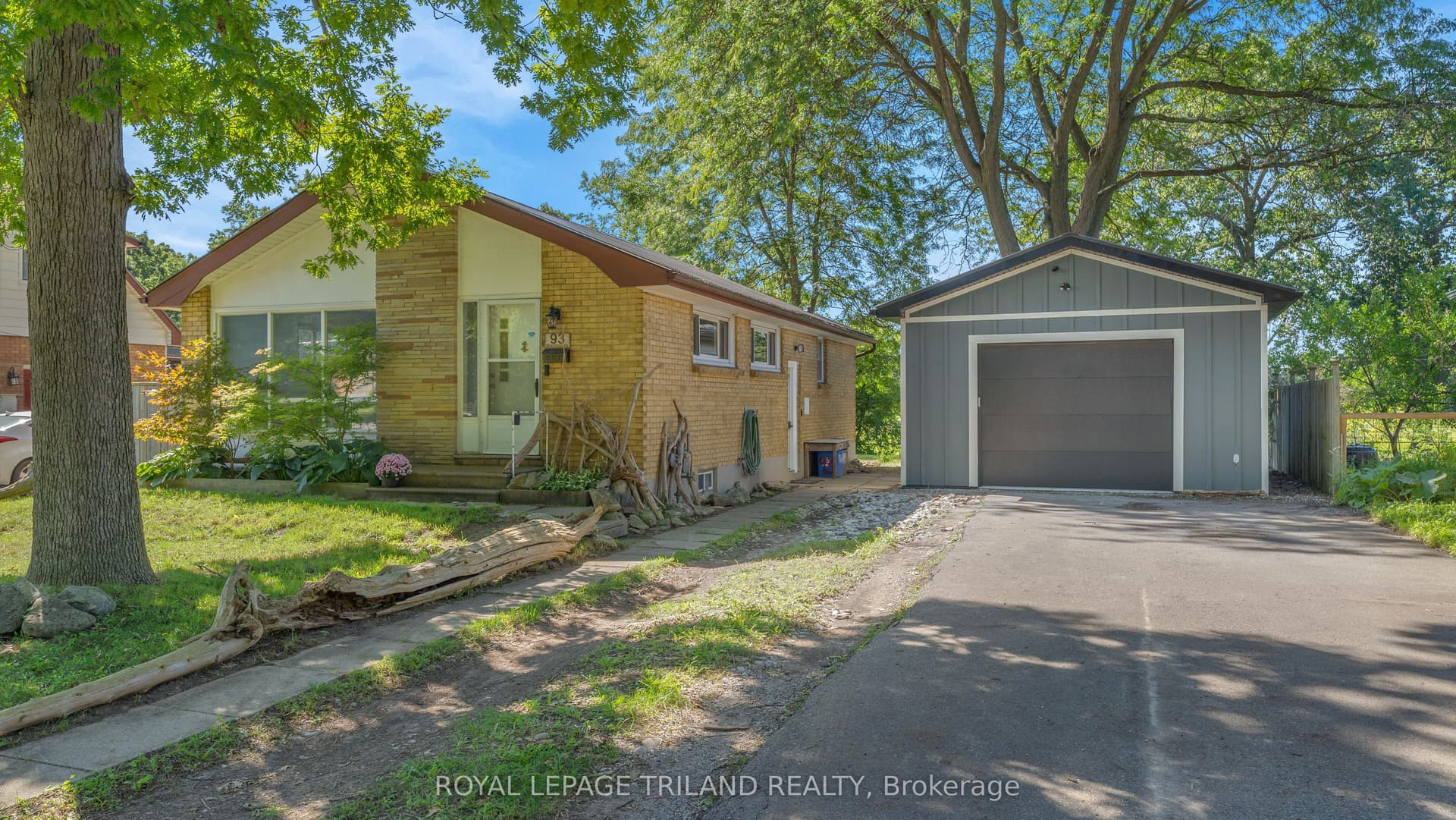 93 Manitoulin Drive, London East, ON N5W 1M5