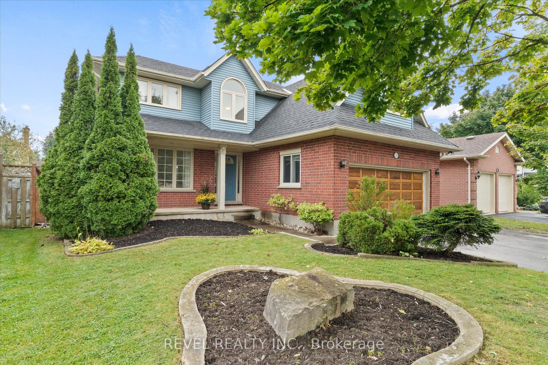 51 Napoleon Drive N, London East, ON N5V 4A9