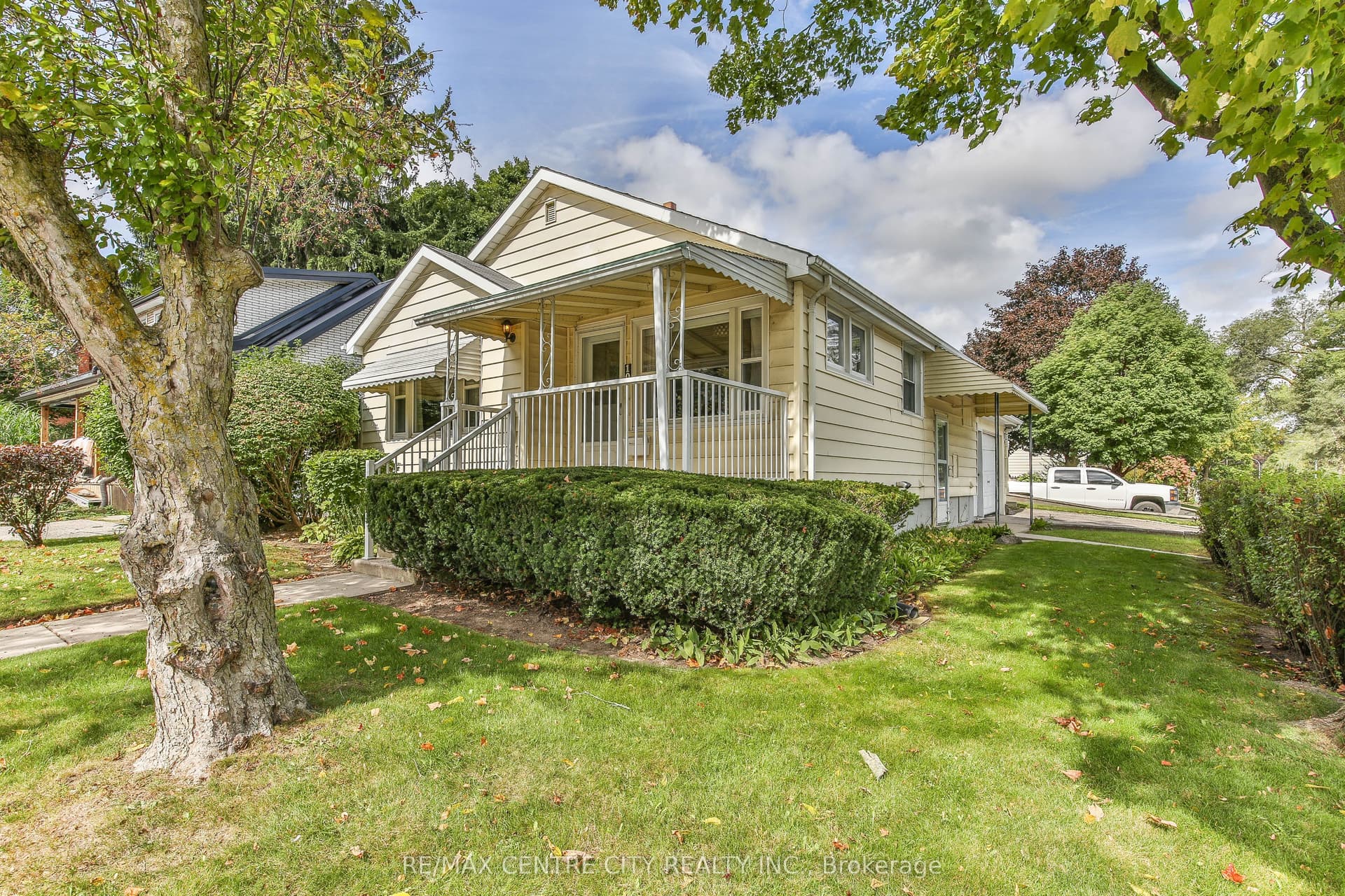 10 Concession Street E, Tillsonburg, ON N4G 1N8