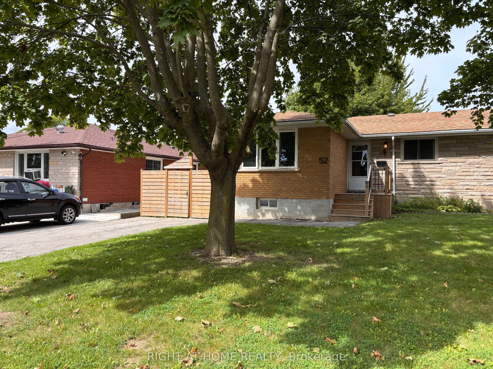 52 Sumner Place, London South, ON N5Z 3Z3