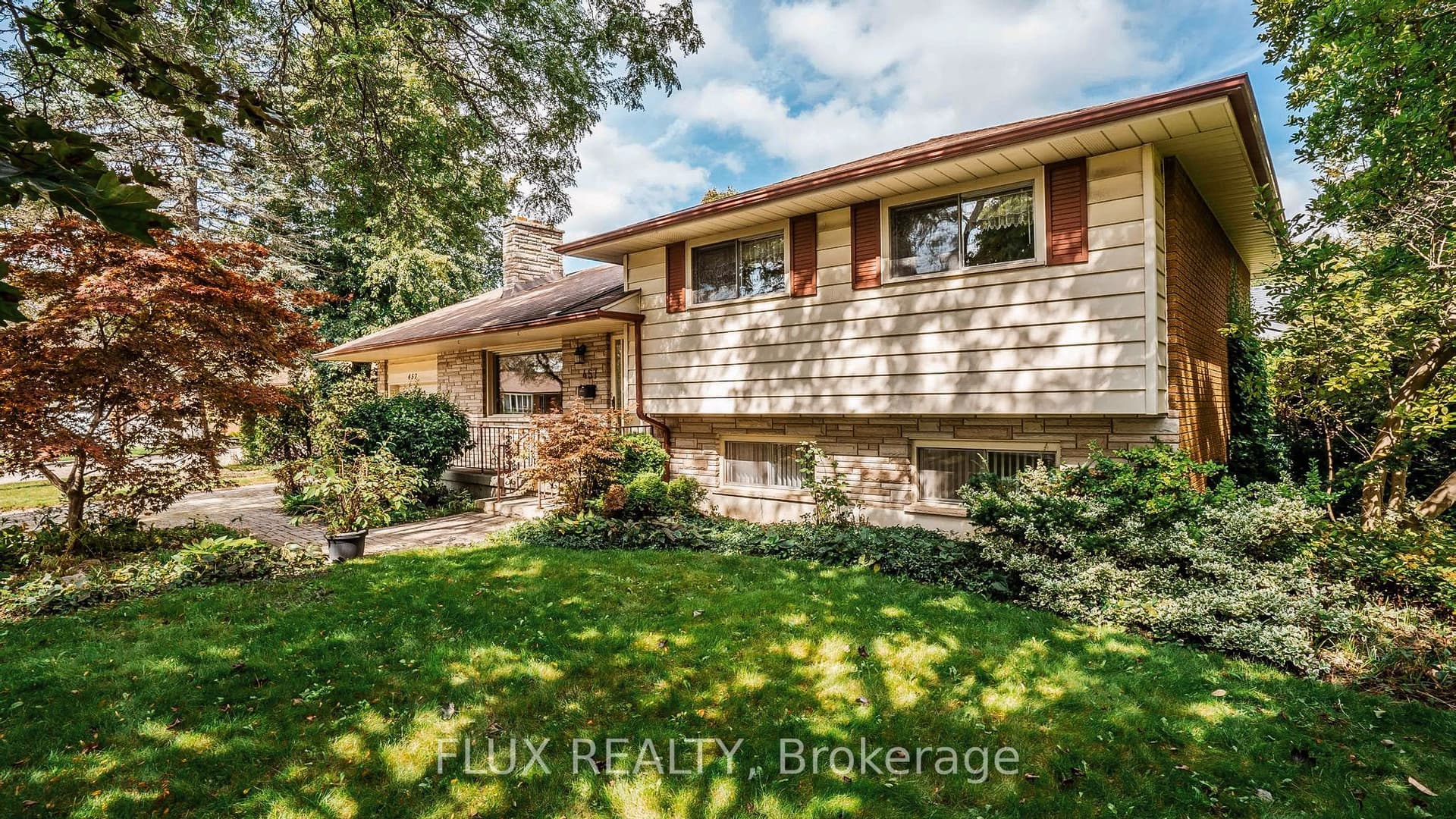 457 Three Valleys Crescent, London South, ON N5Z 3E9