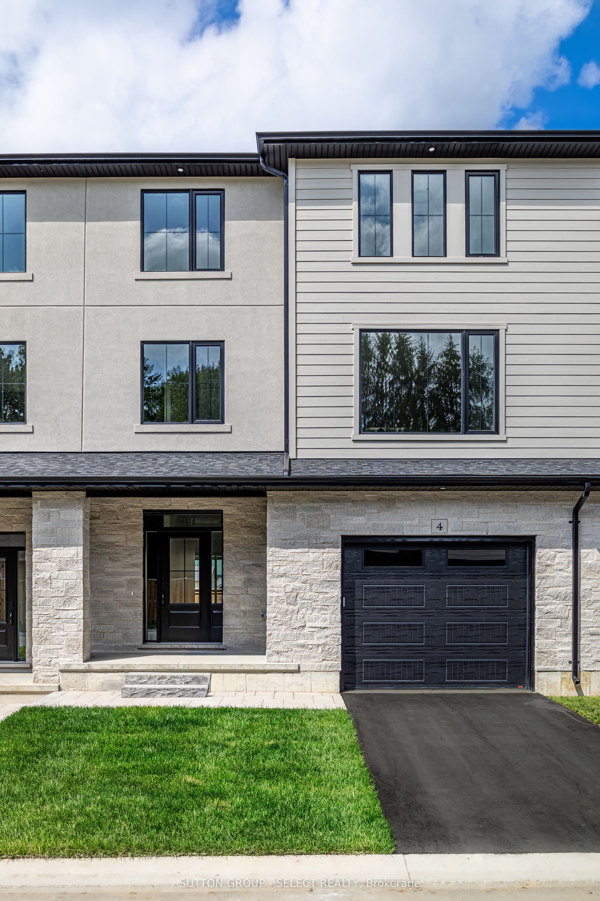 233 Upper Queen Street 4, Thames Centre, ON N0M 2P0