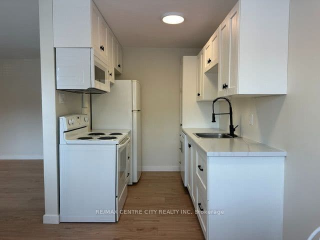 1172 Hamilton Road 208, London East, ON N5W 1A9
