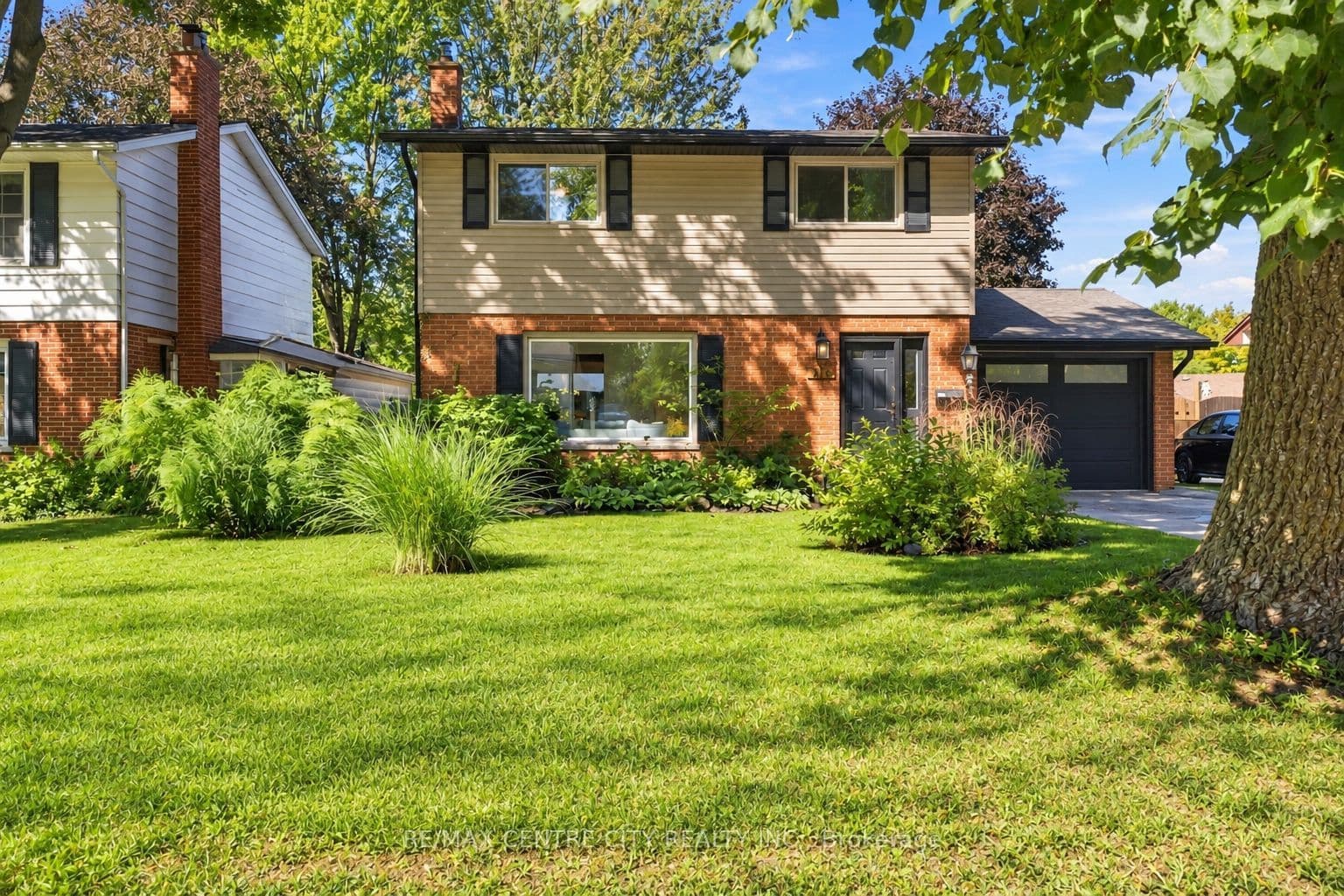 419 Briarhill Avenue, London East, ON N5Y 1P3