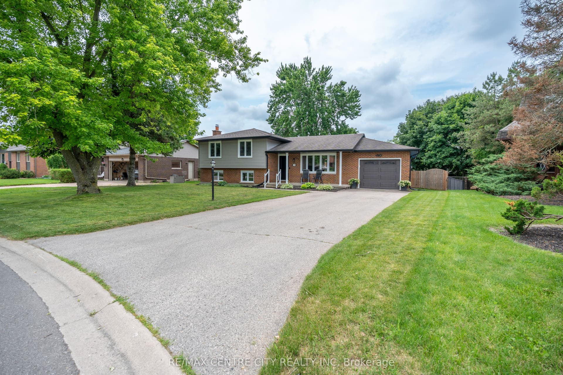 159 Sherwood Crescent, Thames Centre, ON N0L 1G3