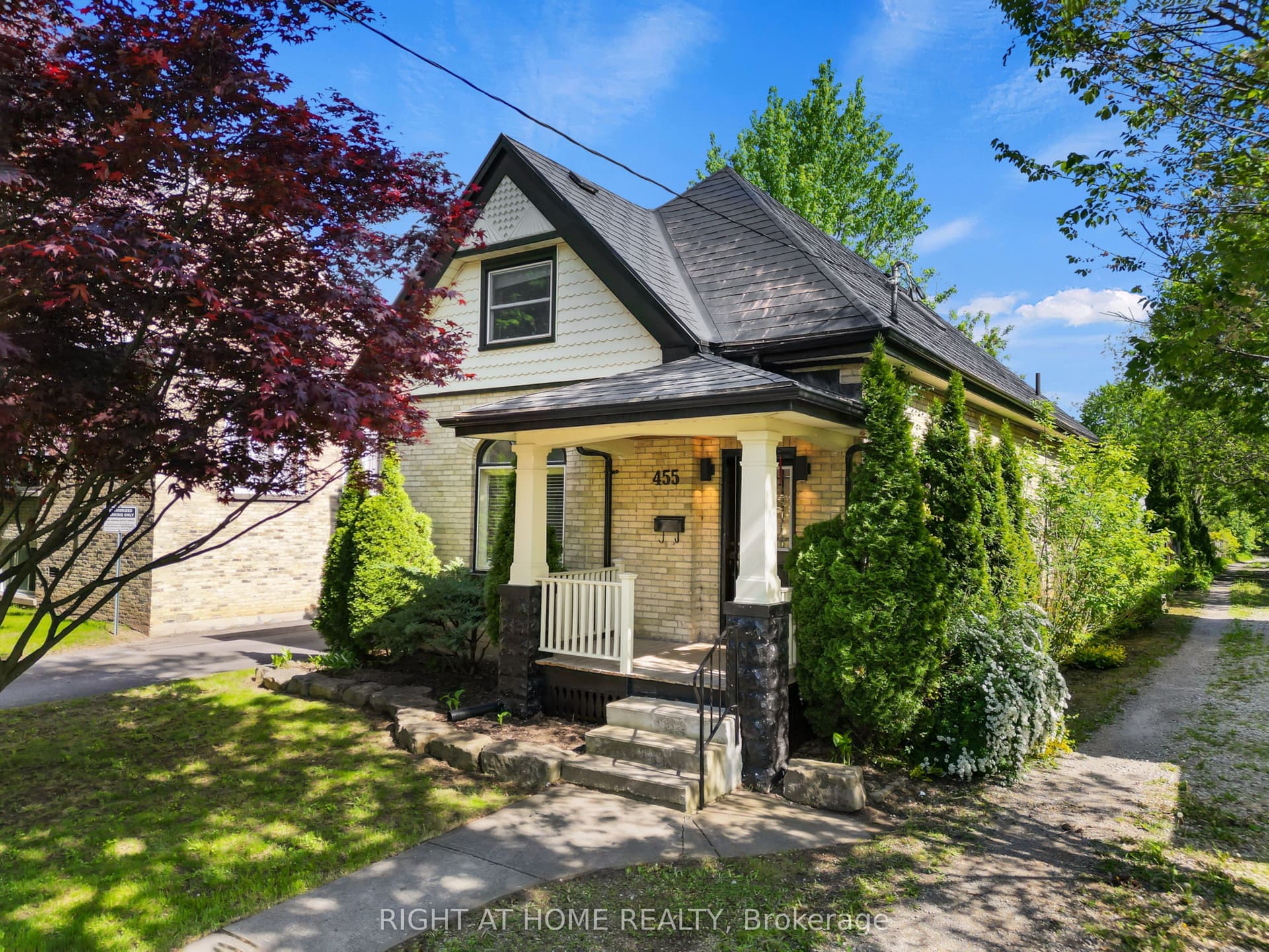 455 St James Street, London East, ON N5Y 3P2