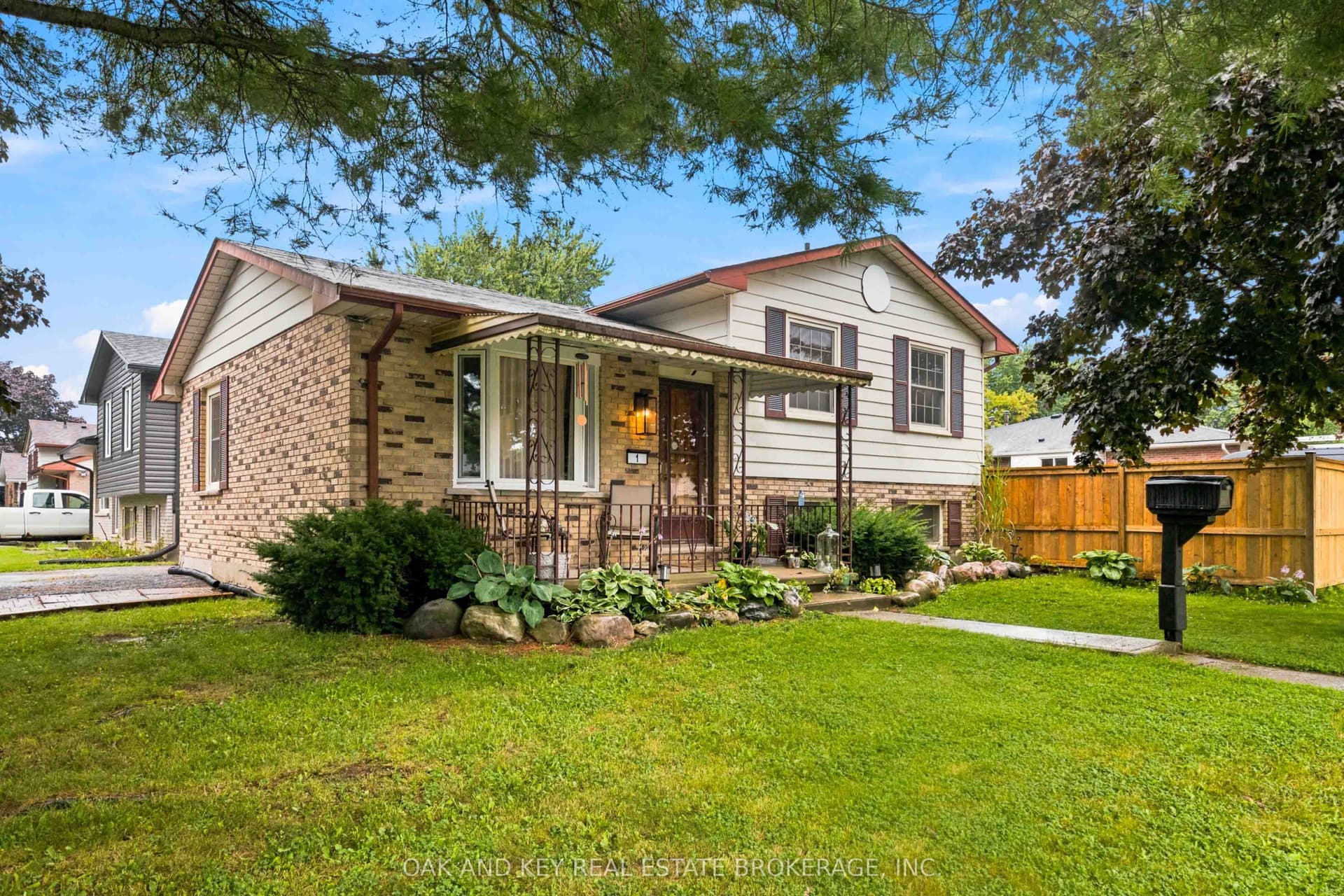 1 Vanier Place, St. Thomas, ON N5R 5L2