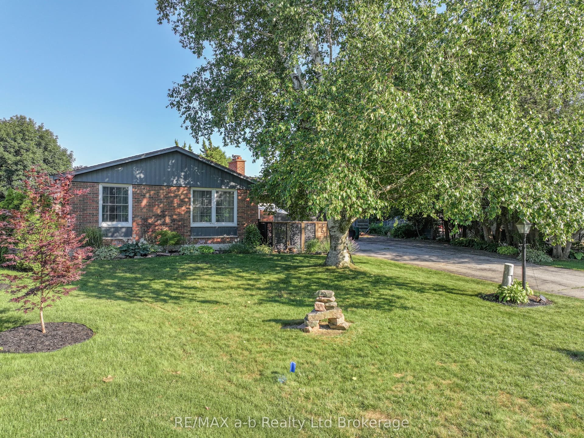 6 Camdon Court, Tillsonburg, ON N4G 4B3