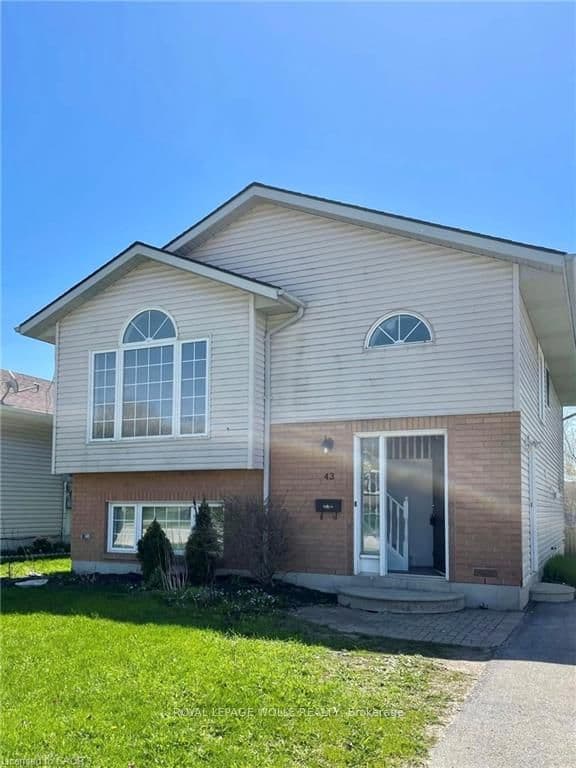 43 Beckett Boulevard, Tillsonburg, ON N4G 5N2