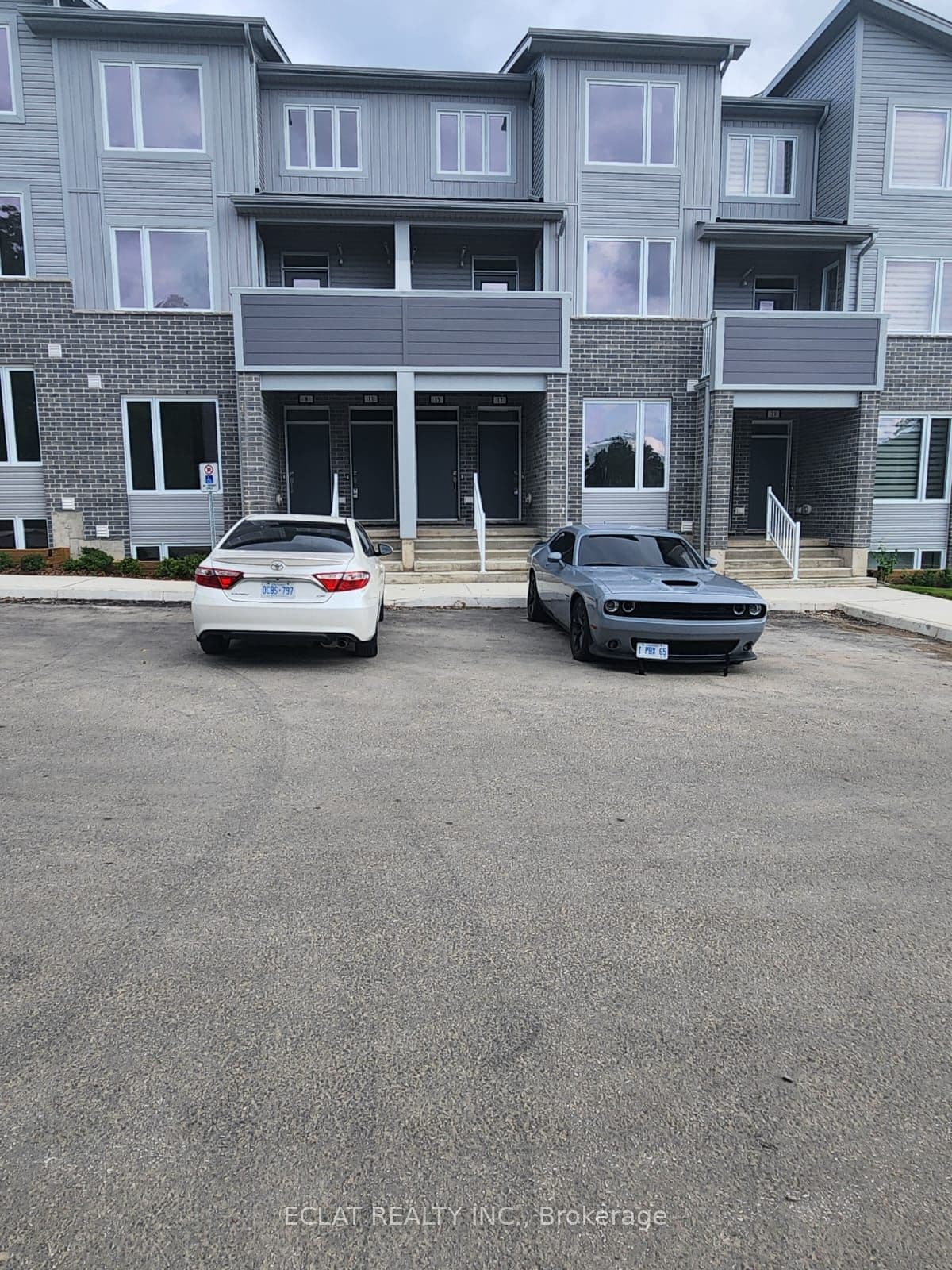 15-990 Deveron Crescent, London South, ON N5Z 5A4