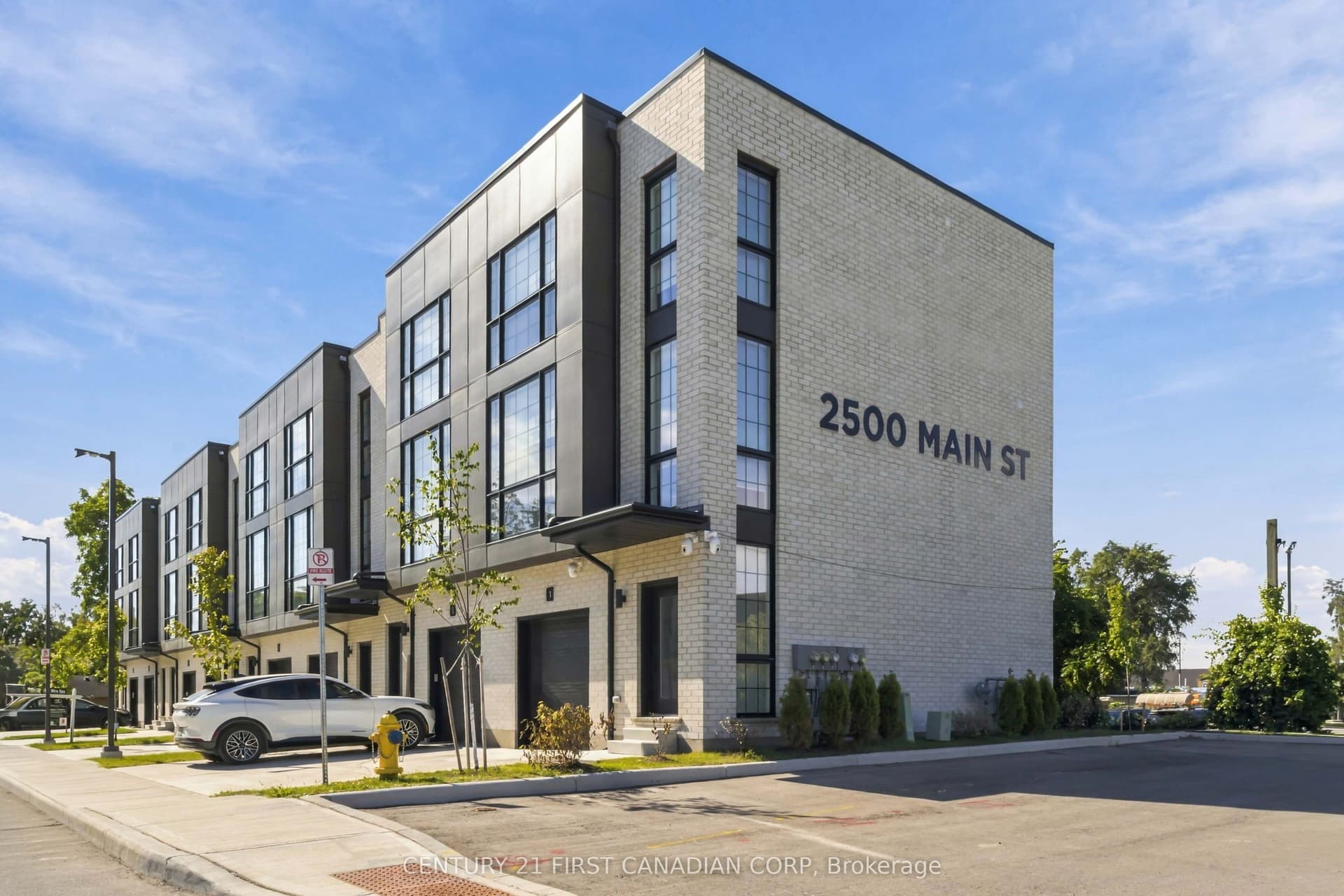 2500 MAIN Street 1, London South, ON N6P 1T5