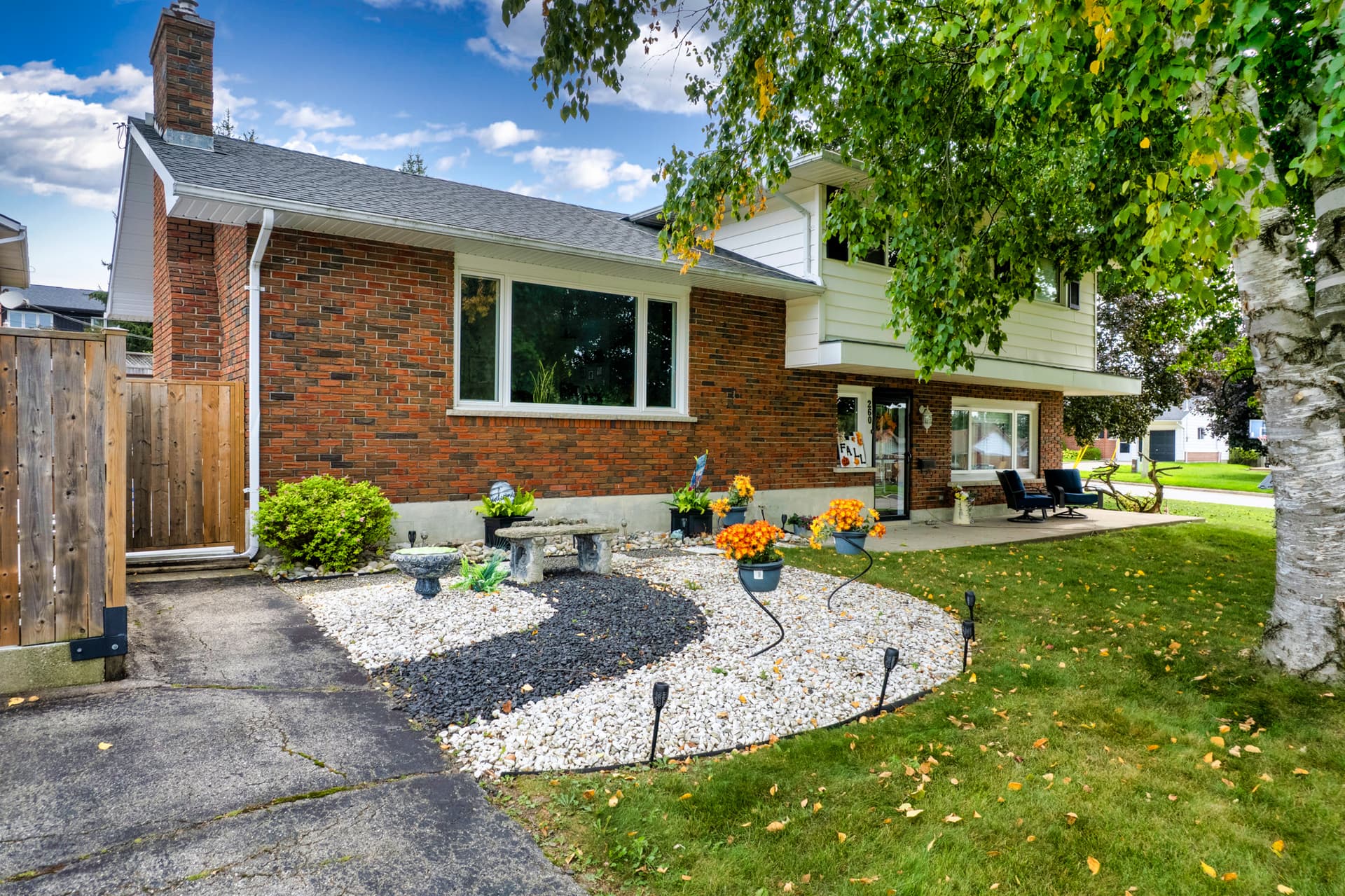 260 Ferncrest Rd